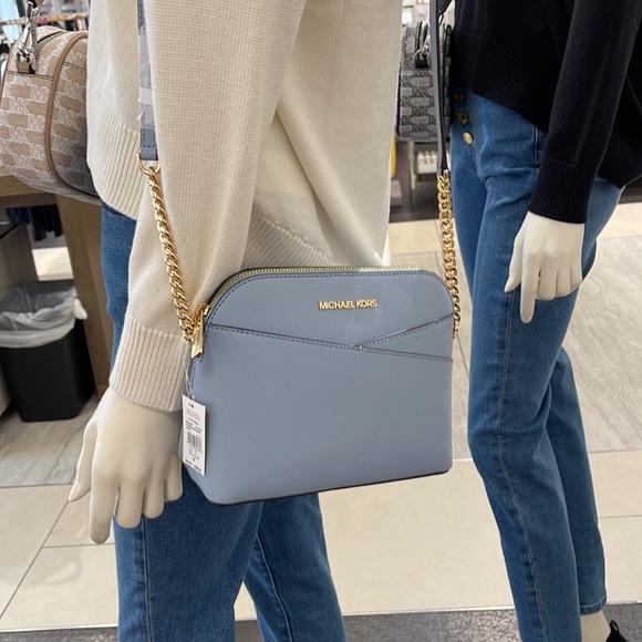 MICHAEL KORS
Jet Set Travel Medium Dome Crossbody Bag
Pale Blue 
NWT - Picture 16 of 16